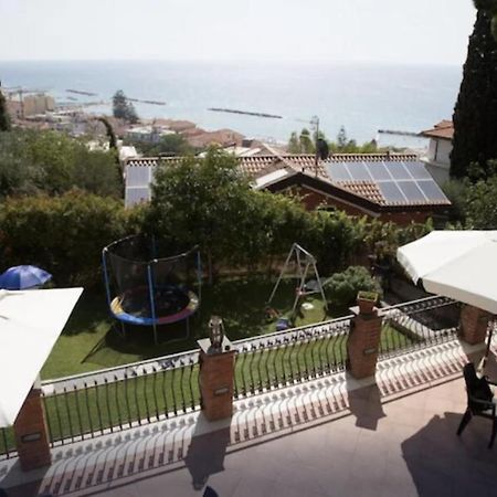 DolceVita Rooms Arma di Taggia Buitenkant foto