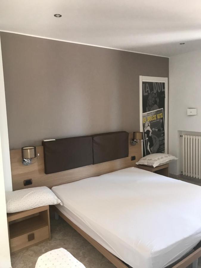 DolceVita Rooms Arma di Taggia Buitenkant foto