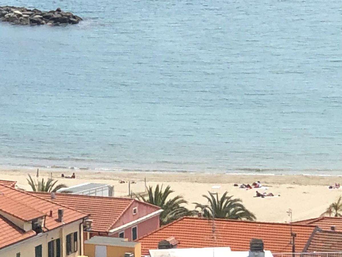 DolceVita Rooms Arma di Taggia Buitenkant foto